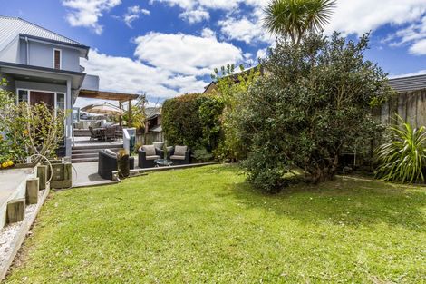 Photo of property in 75 Browns Bay Road, Browns Bay, Auckland, 0630