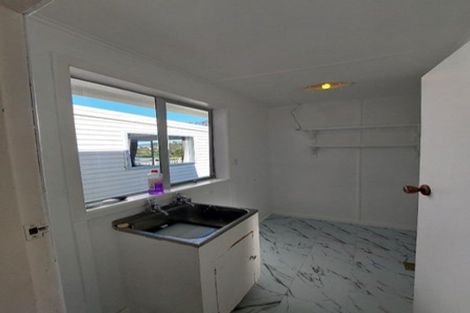 Photo of property in 132 Pioneer Road, Moturoa, New Plymouth, 4310