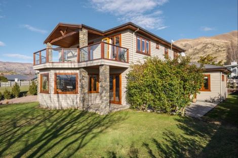 Photo of property in 32 Old Station Avenue, Wanaka, 9305