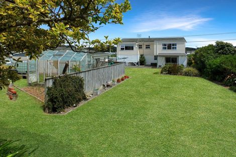 Photo of property in 31 Nash Parade, Foxton Beach, Foxton, 4815
