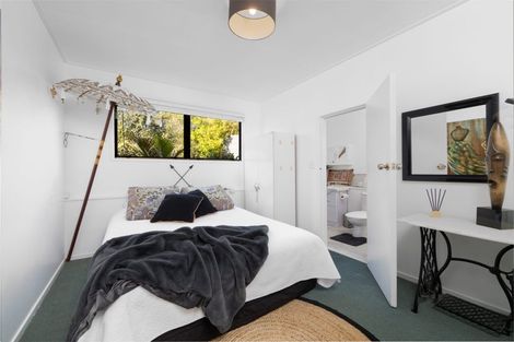 Photo of property in 61 Stratford Drive, Cable Bay, 0420