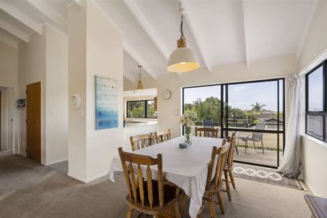 Photo of property in 2/3 Ceramco Place, Torbay, Auckland, 0630