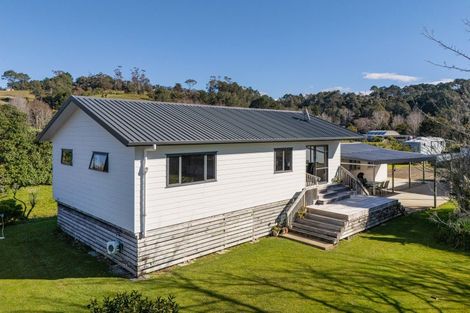 Photo of property in 30 Captain Cook Road, Cooks Beach, Whitianga, 3591