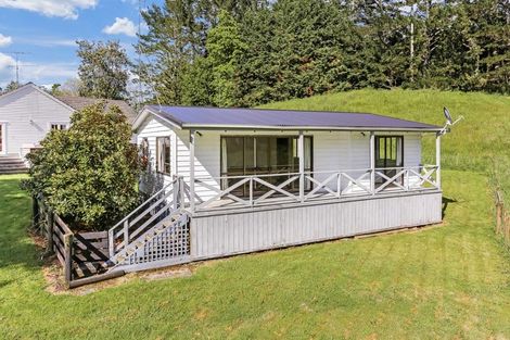 Photo of property in 32 Cascade Road, Bombay, 2675