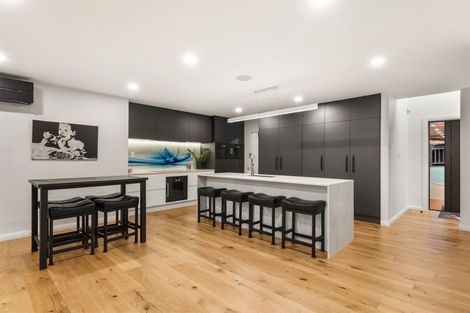 Photo of property in 10a Aberdeen Road, Campbells Bay, Auckland, 0620