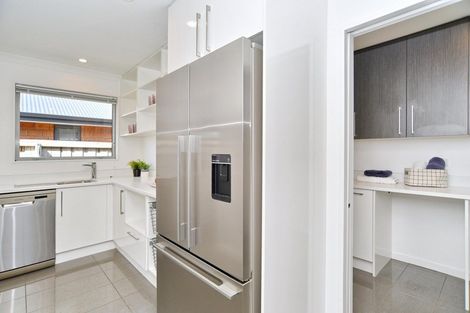 Photo of property in 7 Reeves Road, Rangiora, 7400