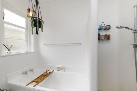 Photo of property in 34 Rainforth Street, Roslyn, Palmerston North, 4414