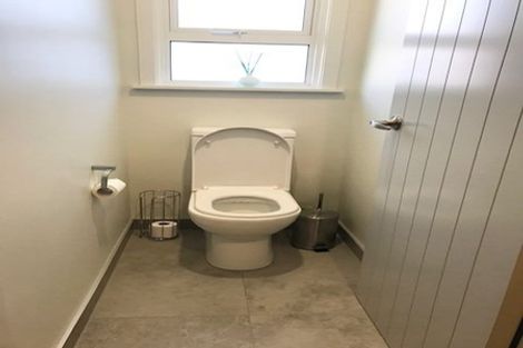 Photo of property in 52 Kiwi Crescent, Tawa, Wellington, 5028