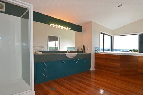 Photo of property in 82 Wakeman Road, Acacia Bay, Taupo, 3330