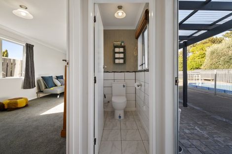 Photo of property in 2 Palliser Place, Milson, Palmerston North, 4414