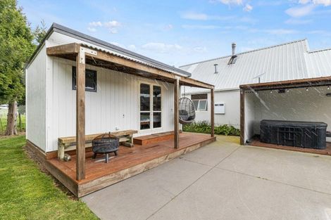 Photo of property in 124 Lower King Road, Tarurutangi, New Plymouth, 4372