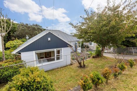 Photo of property in 8 Ngahue Crescent, Elsdon, Porirua, 5022