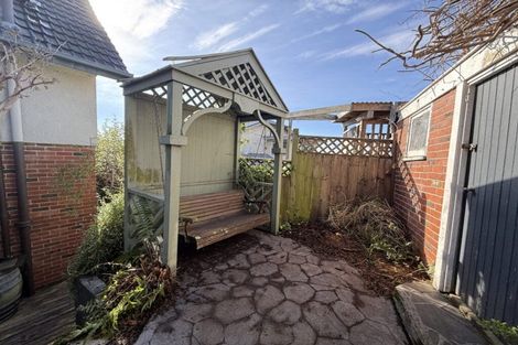 Photo of property in 30 Charlotte Street, Roslyn, Dunedin, 9010