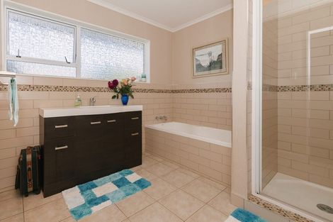 Photo of property in 9 Mana Place, Awapuni, Palmerston North, 4412