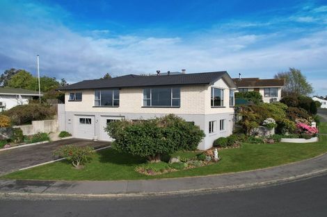 Photo of property in 17 Oakleigh Crescent, Oamaru North, Oamaru, 9400