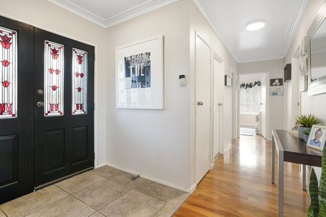 Photo of property in 104 Aberdeen Road, Campbells Bay, Auckland, 0620