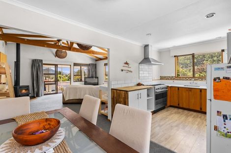 Photo of property in 73 Devon Street, Picton, 7220