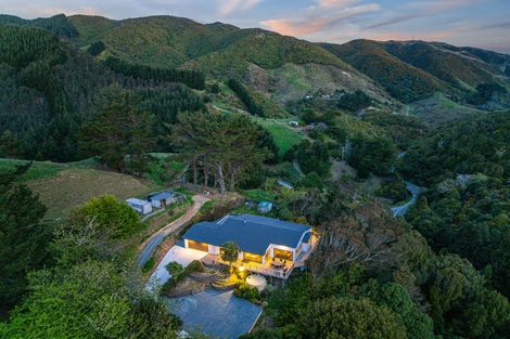 Photo of property in 1142 Paekakariki Hill Road, Paekakariki Hill, Porirua, 5381
