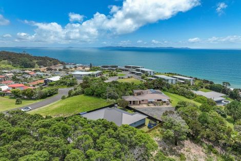 Photo of property in 24 Dudley Crescent, Cable Bay, 0420