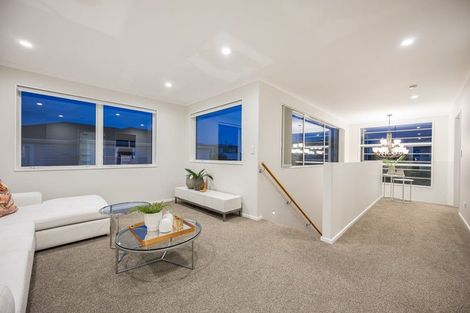 Photo of property in 21 Headland Drive, Long Bay, Auckland, 0630