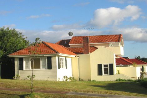 Photo of property in 6a Pupuke Road, Hillcrest, Auckland, 0627