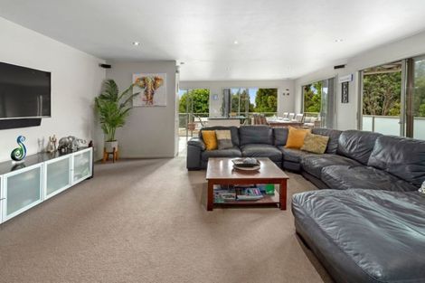 Photo of property in 3 Scott Road, Stanmore Bay, Whangaparaoa, 0932