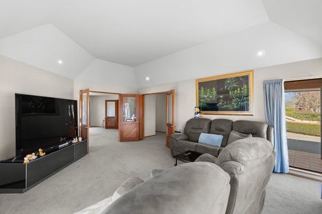 Photo of property in 8 Claverley Gardens, Avonhead, Christchurch, 8042