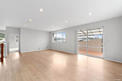 Photo of property in 71 Tamahere Drive, Glenfield, Auckland, 0629