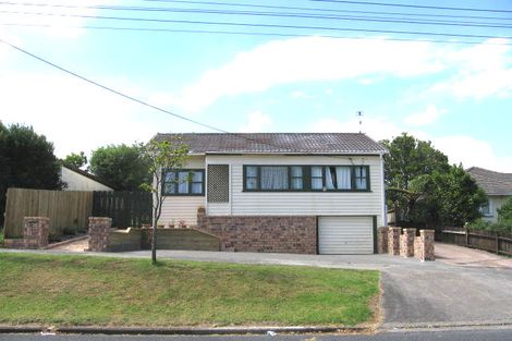Photo of property in 1/2 Arahoe Road, New Lynn, Auckland, 0600