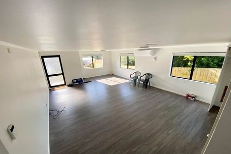 Photo of property in 2/523 Glenfield Road, Glenfield, Auckland, 0629