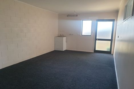 Photo of property in 3 Riversdale Drive, Merrilands, New Plymouth, 4312