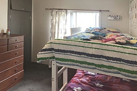 Photo of property in 2/221 Mount Smart Road, Onehunga, Auckland, 1061