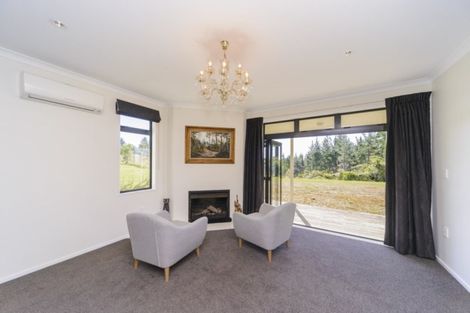 Photo of property in 302 Ngahere Park Road, Turitea, Palmerston North, 4472