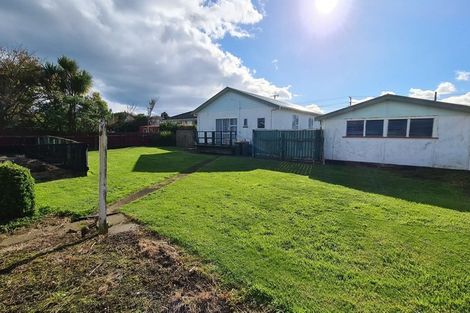 Photo of property in 16 Gisborne Terrace, Opunake, 4616