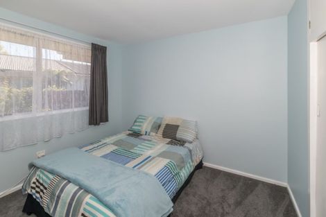 Photo of property in 7 Saunders Place, Redwood, Christchurch, 8051