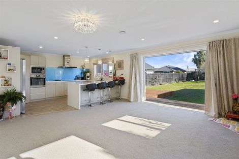 Photo of property in 11 Shaftesbury Street, Avonhead, Christchurch, 8042