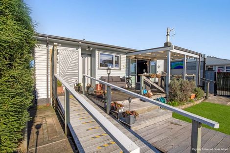 Photo of property in 6 Grenville Street, Levin, 5510