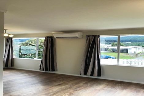 Photo of property in 30a Coates Street, Tawa, Wellington, 5028