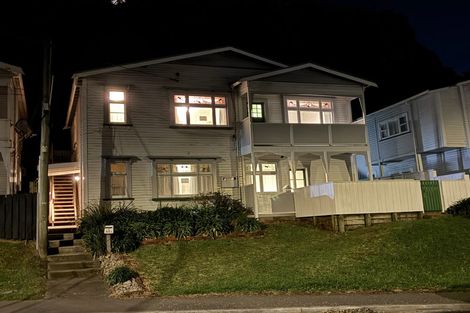 Photo of property in 48 Queens Drive, Lyall Bay, Wellington, 6022
