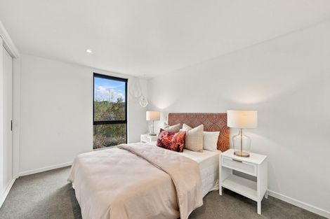 Photo of property in 5 Jahan Lane, Cashmere, Christchurch, 8022