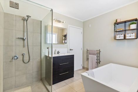 Photo of property in 7 Kenmure Avenue, Forrest Hill, Auckland, 0620