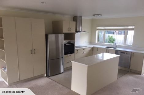 Photo of property in 19 Annalise Place, Orewa, 0931