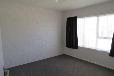 Photo of property in 39a Simons Street, Moturoa, New Plymouth, 4310