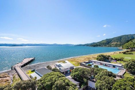 Photo of property in Rona House, 33 Rimu Street, Eastbourne, Lower Hutt, 5013