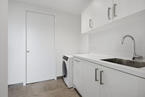 Photo of property in 21 Hine Street, New Plymouth, 4310