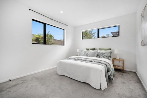 Photo of property in 16 Gosford Drive, Botany Downs, Auckland, 2010