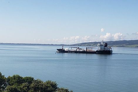 Photo of property in 102 Beach Road, Onerahi, Whangarei, 0110