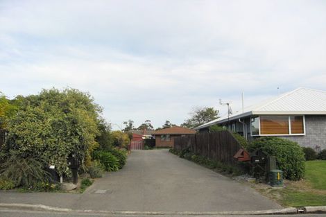 Photo of property in 2/3 Thornhill Place, Sockburn, Christchurch, 8042