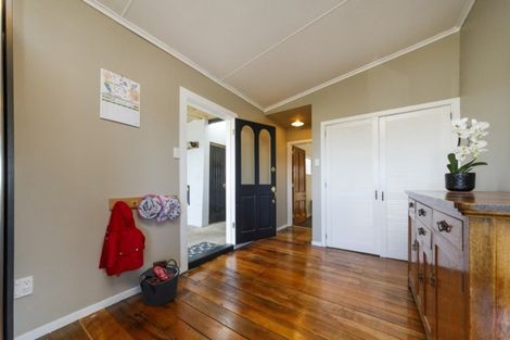 Photo of property in 16 King Street, Halcombe, Feilding, 4779