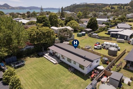 Photo of property in 8 Voyager Place, Cooks Beach, Whitianga, 3591